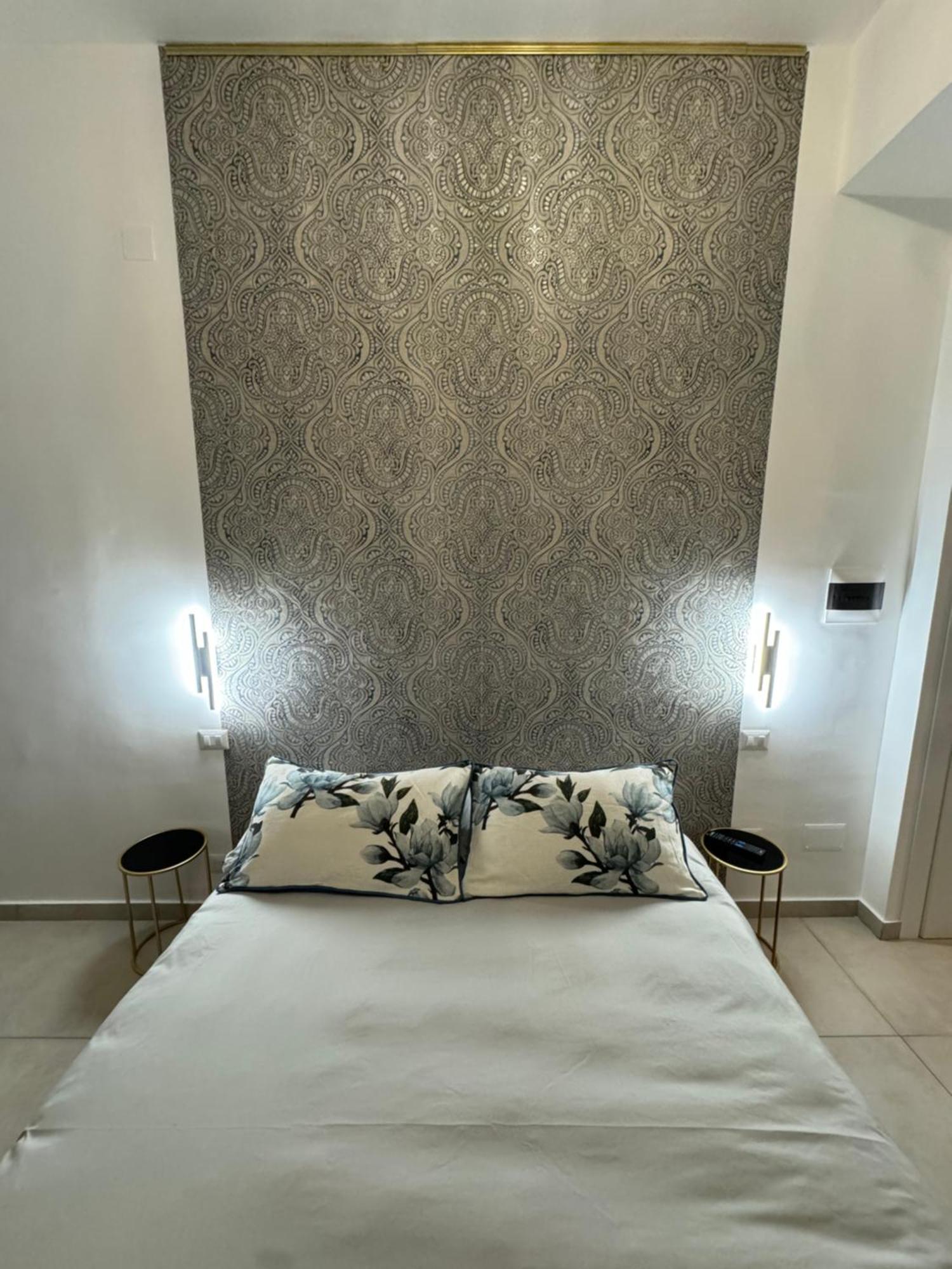 Bella 'mbriana Apartment Napoli Bagian luar foto